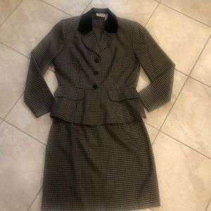 Super Cute Skirt/Blazer Set